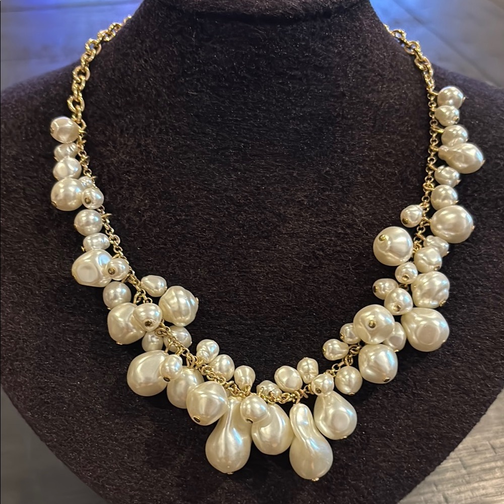 Banana Republic Faux Pearl Dangle Bead Gold Tone Chain Necklace 33$